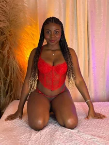 Shanyqueen RED ON THIS SHINY SKIN รูป  3