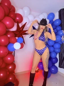 ScarlettAndClark Red, White, and Untamed Poză 6