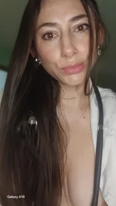 samy1curvy a sexy and beautiful nurse Billede 4