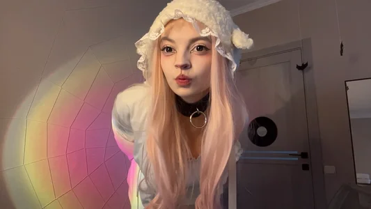 ReikoBartone How much do I look like an innocent lamb? Gambar