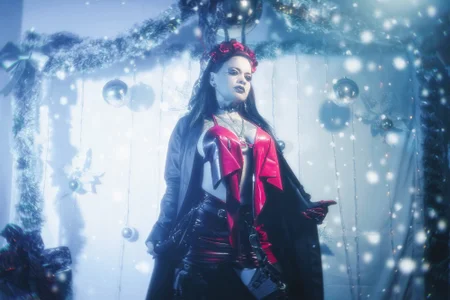 MorganaCrowleyのA Shiny Black Christmasの枚の写真