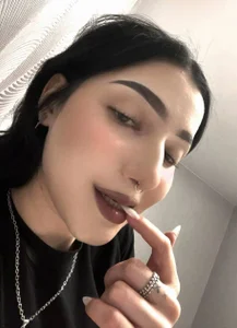 FaviolaHurl Public Pic 2