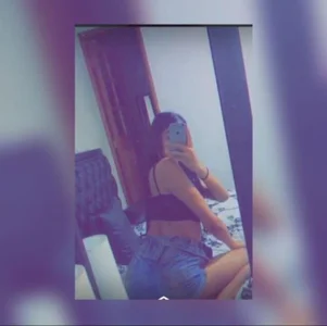 ❤️. de Kharol_Scott  2 Imagens