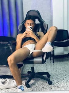 come on! de _Leohot_  5 Imagens