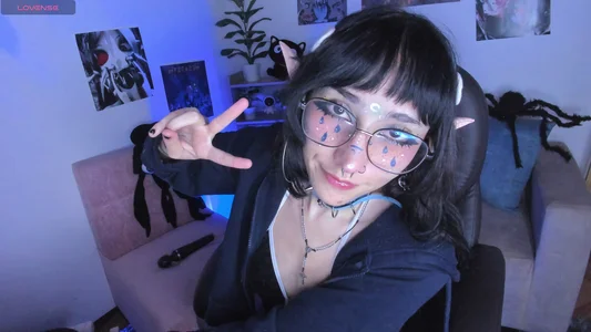 Hoshi_Miuu my loves♥ blowjob, teen, petite, glasses, dark, latina, lovense, piercings, skinny, smalltits Foto 7