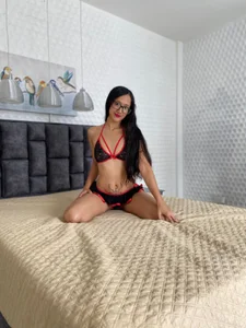 Emma_brrown_ Public 사진 5