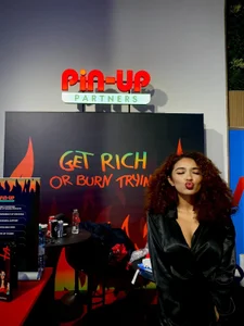 ChloeJoyce AWSummit Gambar