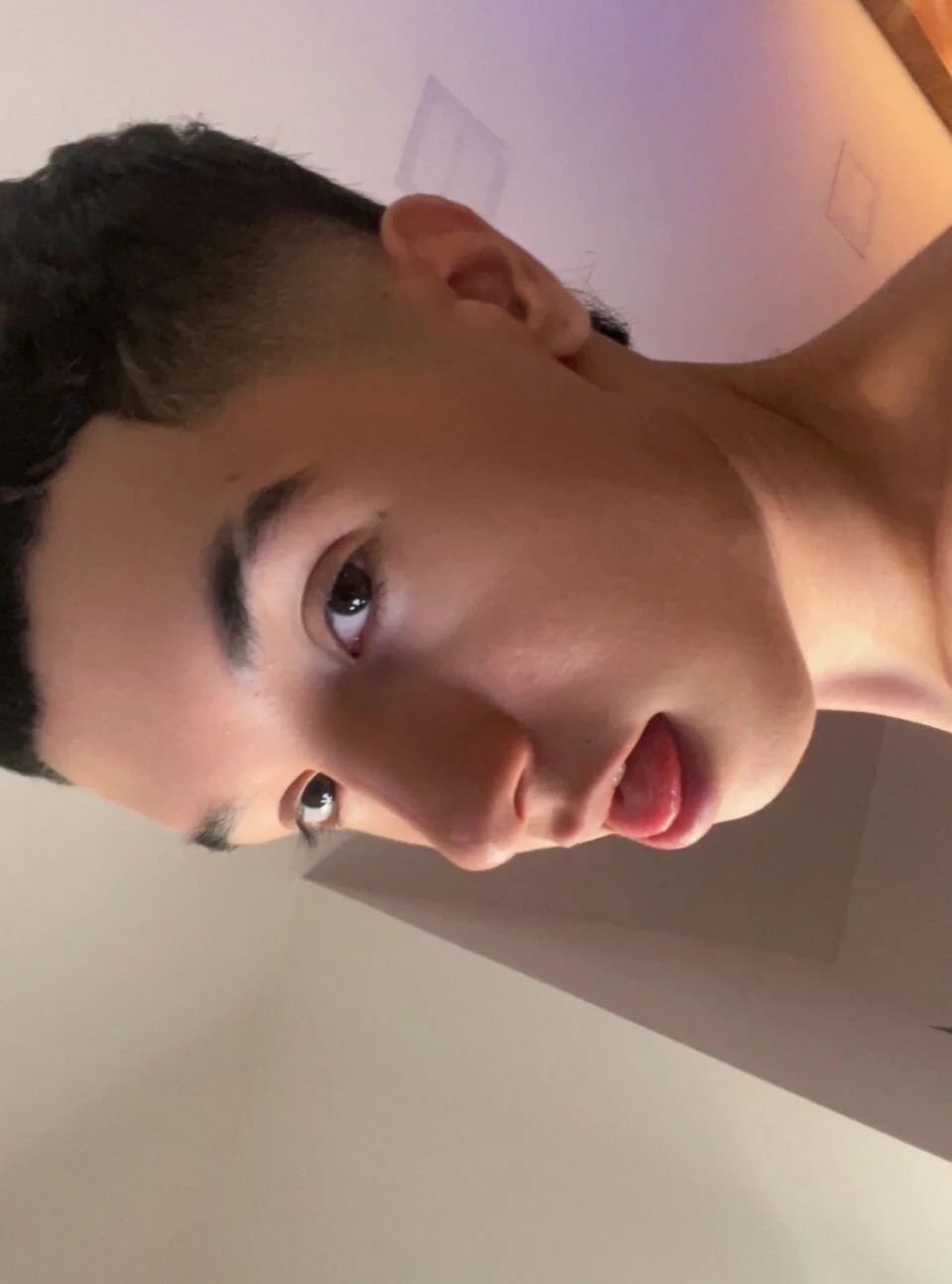 Dallen_Grant 님의 트렌드 중인 사진  8229개