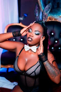 ReinaMiah kullanıcısının Trick or Tease 🎃🐰🔥 albümü -  9 fotoğraf