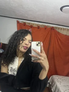 Mia__gates With my hair down🖤🖤 Pic 6