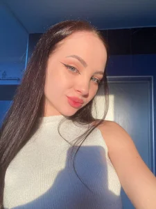 ElisameoW IT'S ME) Kuva 4