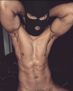 castle_87: COLD DAY AND I AM BURNING FOR YOU!!! ( 2 фото)