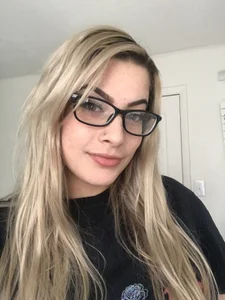 Miaaasturbate Public Pic 7