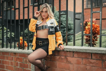 RebeccaHudson ⚡ P O W E R G I R L ⚡ Pic 7