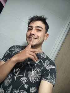 lJuniogFosteのPublicの 4枚の写真