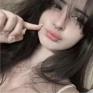 LucinaWeidler Public Pic