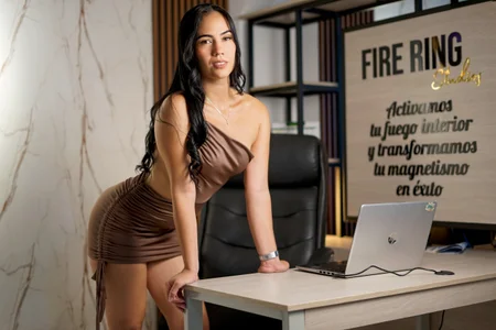 Oriana_Sarmiento sexy secretary Pic