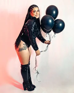 bonnieAn One more fabulous year 🖤 Pic 5