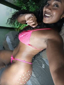Zdjęcia NayahWild Pink Lingerie & Paint Butt:  2