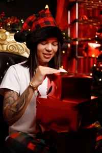 LizzMartin Merry Christmas 2025 사진 3