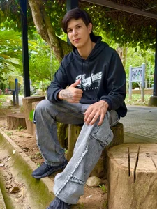 Public de Omeo_Ryan  2 Imagens