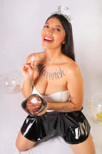 ZaphiraLarzon Public Pic 5