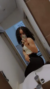 rihannadeep: Public ( 2 фото)