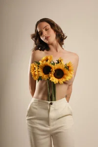 Zdjęcia Niicoleta Golden Blossoms 🌻 with Sunlit Desire ✨:  4