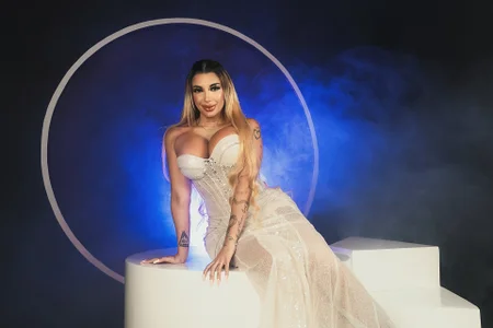 Glowing in the dark de SophiePalmer  Imagens