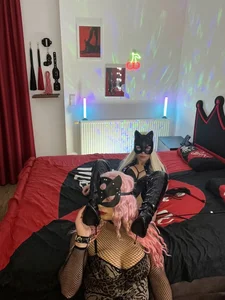 Me and my sissy od goddesslilithdesire  6 snímek
