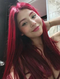 🍒🩷 de brittany_muse  2 Imagens