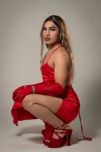 Zdjęcia Elodie_hot_ the most part glamorous of the queen 😘👑:  3