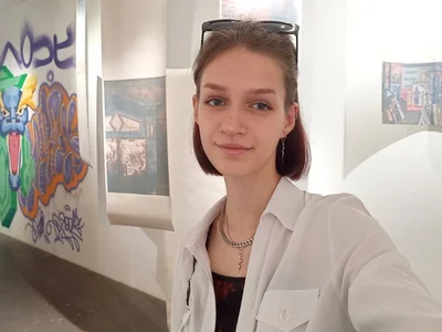 Chrissy_Joyful Public Gambar 8