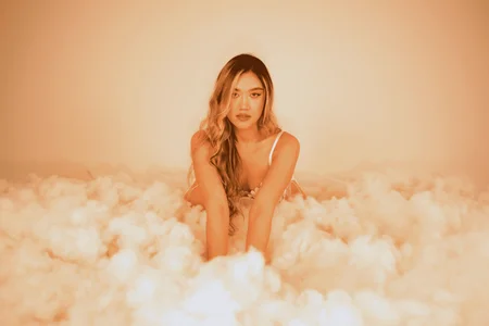 RebeccaHudson I'm Slave 4 U Immagine  6