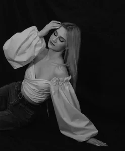 ElizDeritis's XXX Nude Photo 2