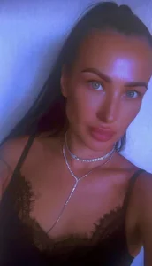 Zaniyaa я Gambar