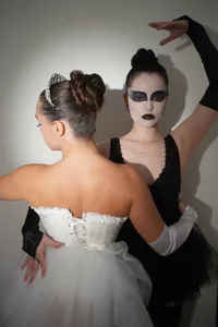 no_angelll: White&Black Swan 🤍🖤 ( 3 фото)