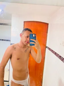 Jake_Thomas Taking a shower 💦💦 Foto 5