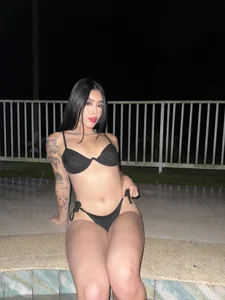 zoee_jackson Pool Nigth Bilde 4