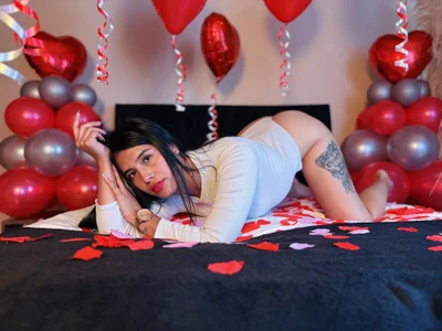 Sub_Scarlett 🌷 A tender look... a secret intention 💘 Bilde 5