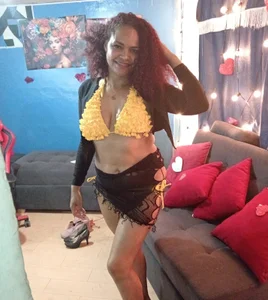 Helensex1 yellow swimsuit Foto