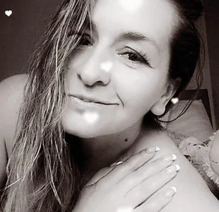 Kim_raver40 Public Pic 8