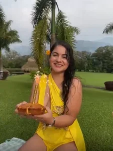 Lia_Hurley: 🌻🍃✨ ( фото)