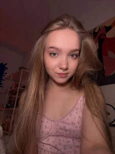 bambi_lu pink is my fav color!👙 Foto 5