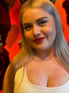 April_Vancee Vacation in Spain 🔥 Foto 2