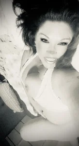 suckmybig_titties I’ll show you mine !!! You show me yours Pic 5