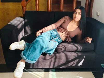 Public de Laia_white  2 photos