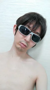 Public de whoaretu  3 photos