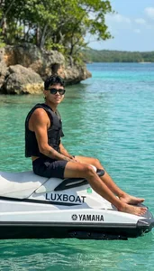 Damien_Howard Public Εικόνα 6