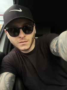 Adam_Meyer10の😎😎の 4枚の写真